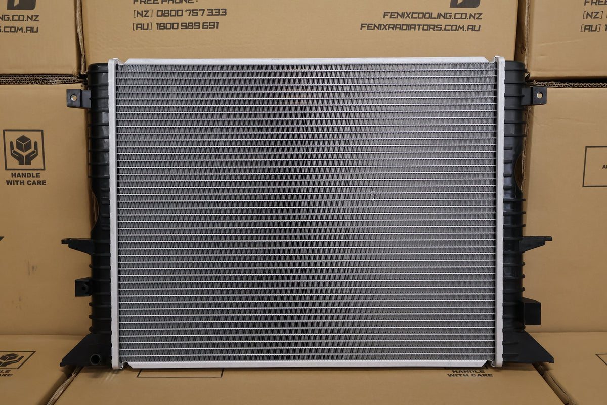 Landrover TD5 Diesel Defender Radiator (MAR/1999 - SEP/2007) — LAN1001-PA40A — manufacturer detail 2