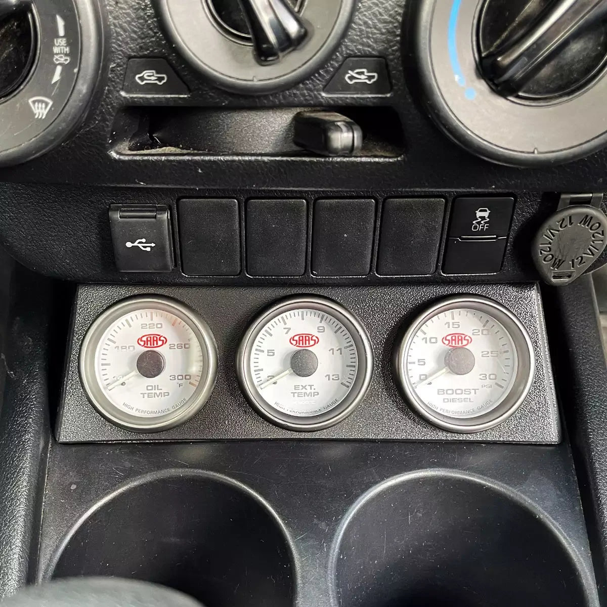 SAAS Gauge Dash Pod Hilux 2015 - 2025 N80 Series 3 x 52mm SGP1106 - view 6